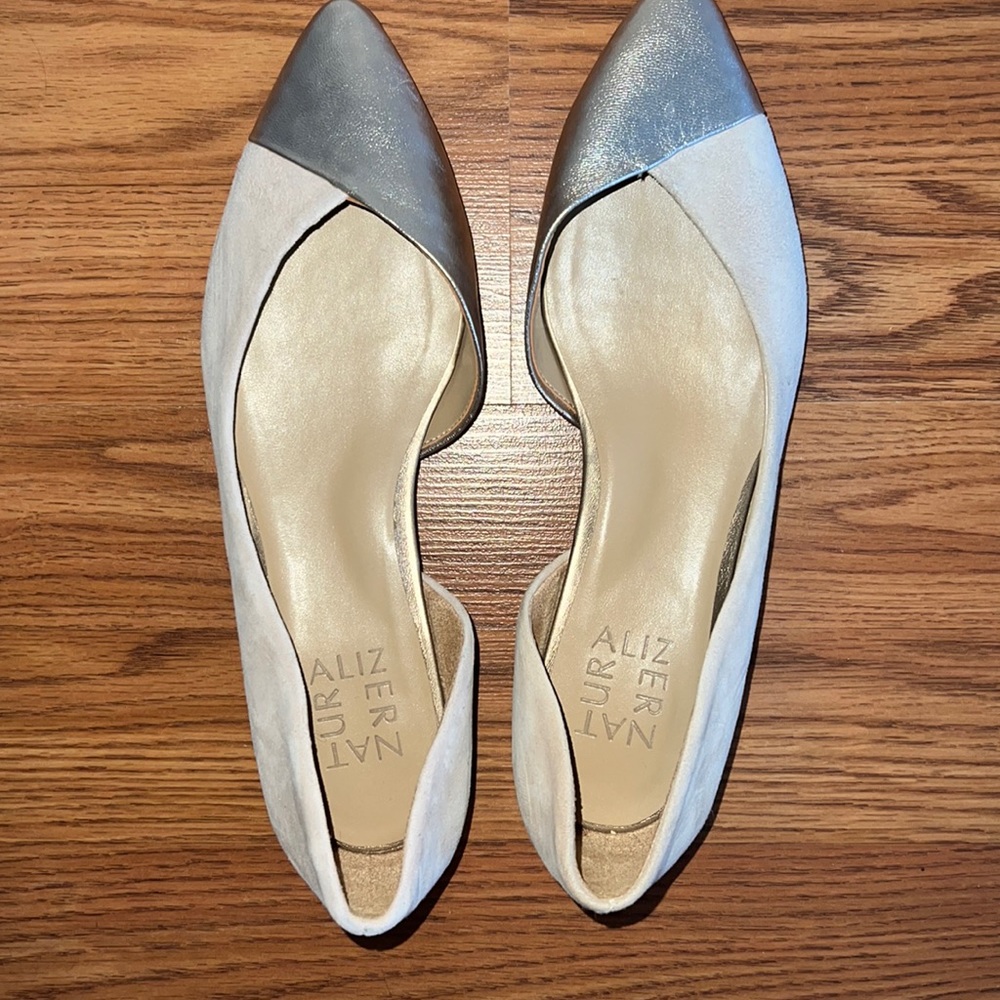 Naturalizer women flat shoe